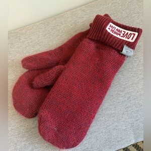 Roots Red Fleece Lined Mittens Love Where You Live Cuff Size L/XL Winter Warm